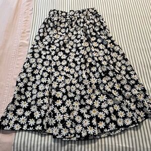 SHEIN Black and White Daisy A-Line Skirt